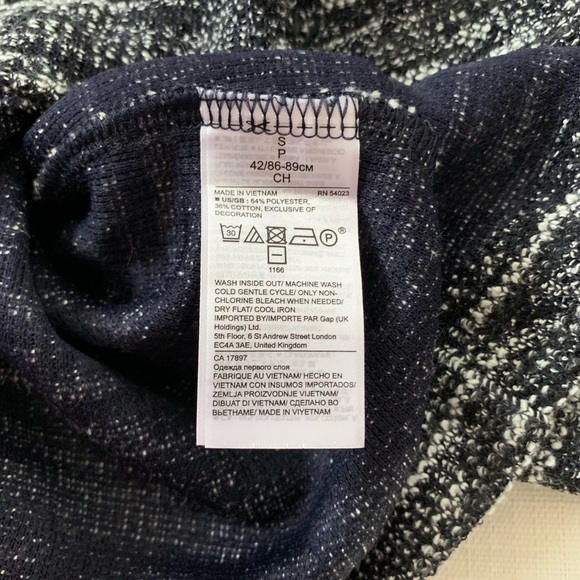 Banana Republic bell/ruffled sleeves top - Picture 6 of 6